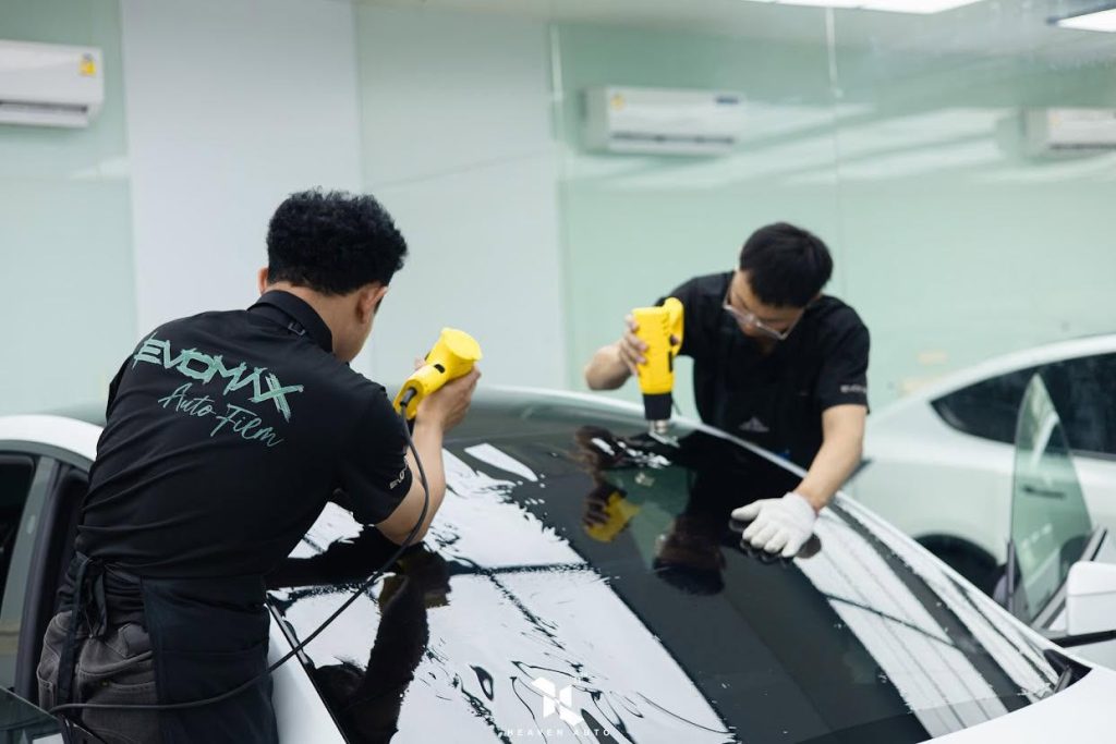 ผลงานติดฟิล์มกรองแสง Tesla Model YL EVOMAX O Series