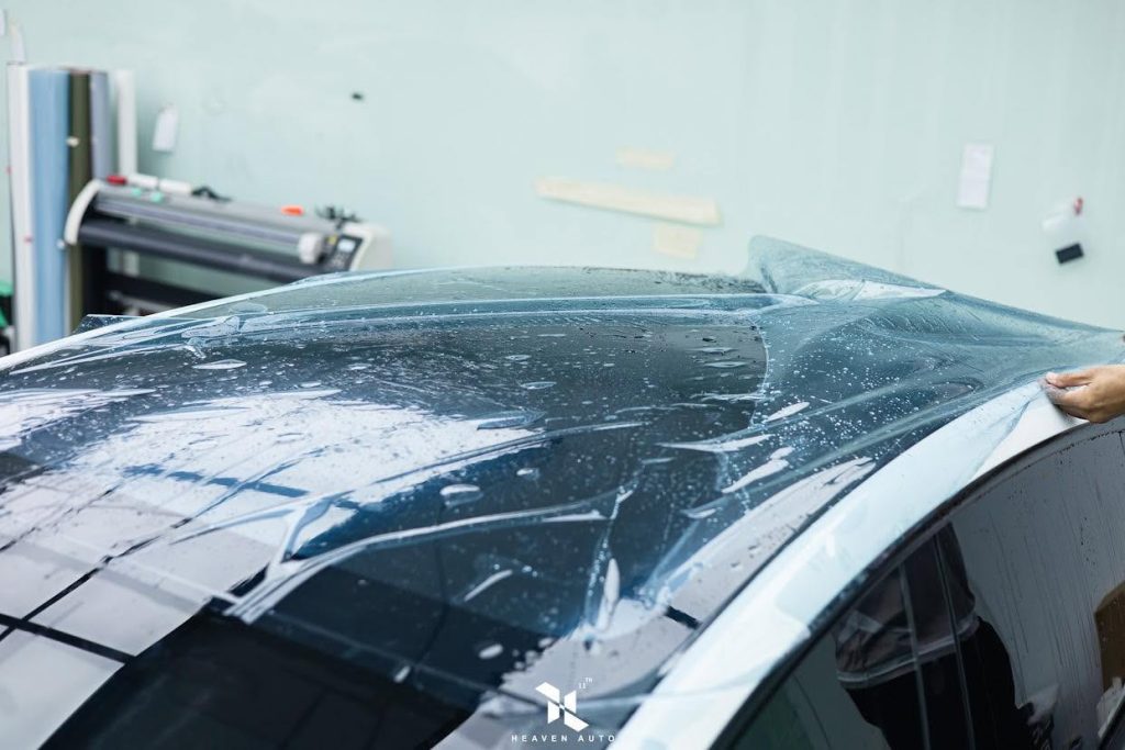 ศูนย์ติดฟิล์มกันรอย Tesla Model YL Heaven Auto Thailand